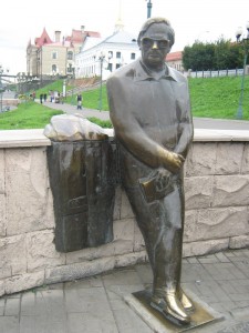 Памятник Льву Ошанину