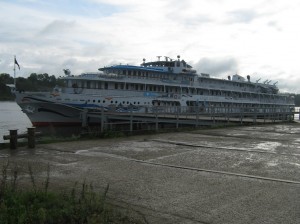 Теплоход Карл Маркс